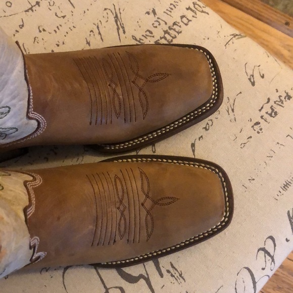 Corral Floral Embroidered Western Boot - Picture 3 of 5